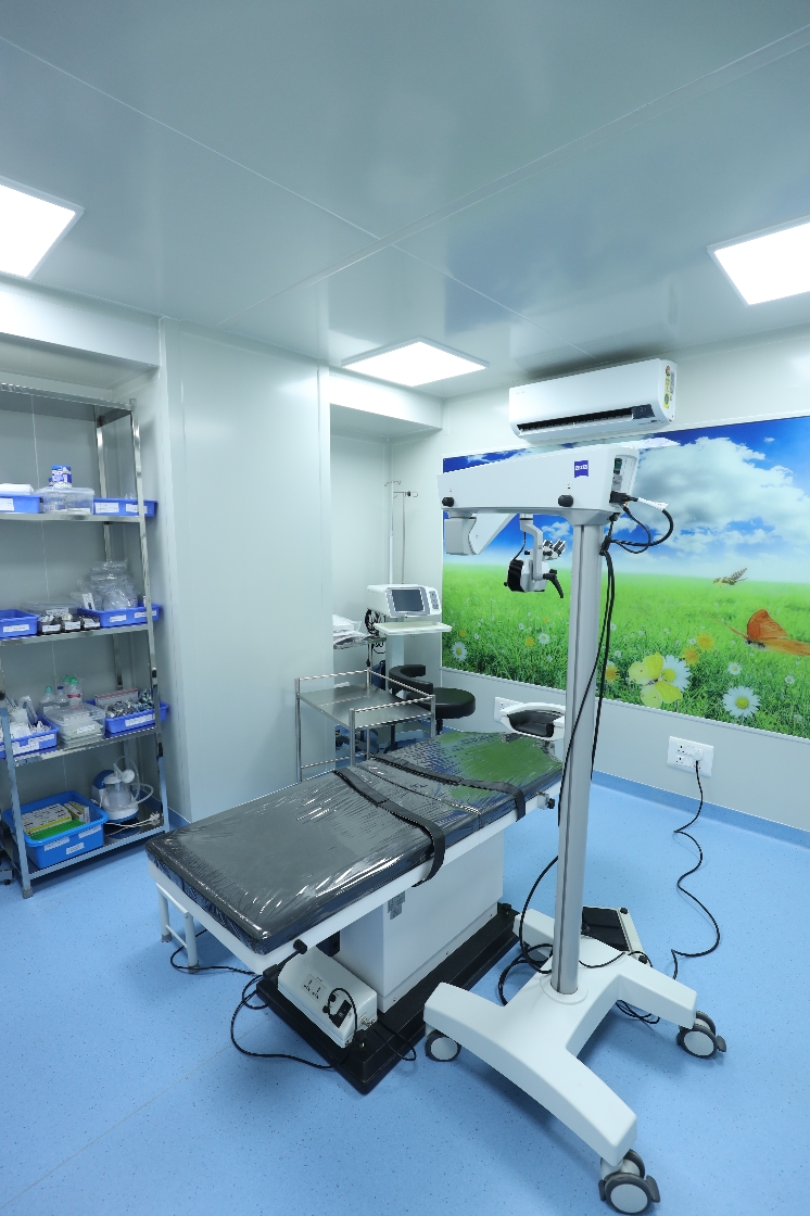 Modern infrastructure of Arunodaya Eye Clinic in Wakad, Pune providing eye care services like best treatment for cataract, retina, glaucoma and cornea in Pune.